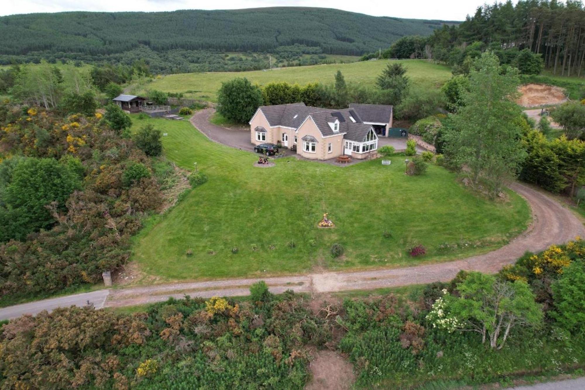 The Gables Whisky B&B Дафтаун Экстерьер фото